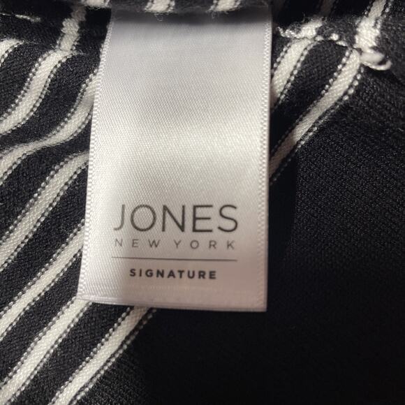 Jones New York Signature 3/4 Bell SLV -Size Medium - Black&White Striped Top EUC - Picture 6 of 7